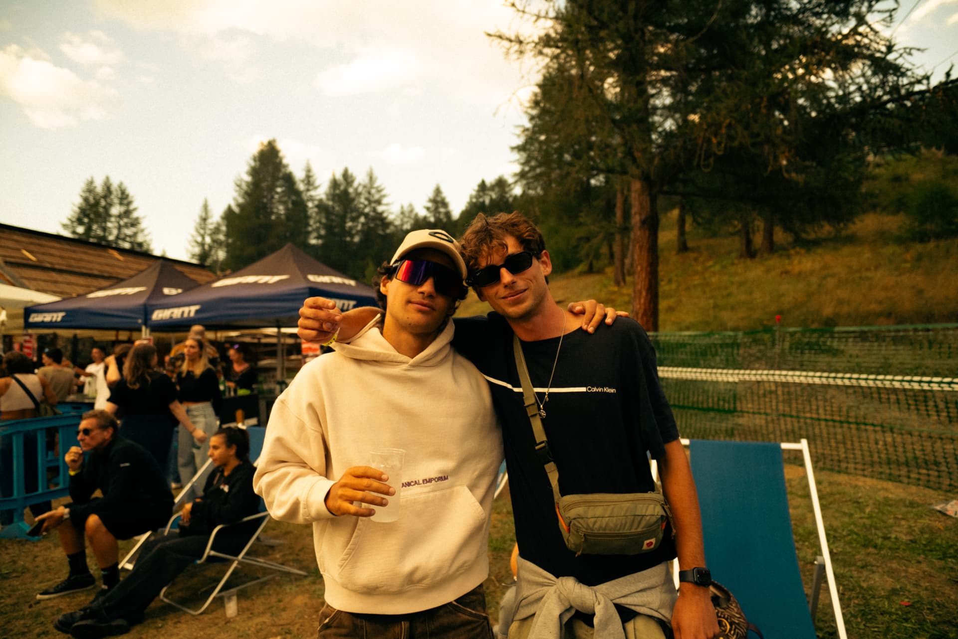 Peak Festival — due amici nell'area relax