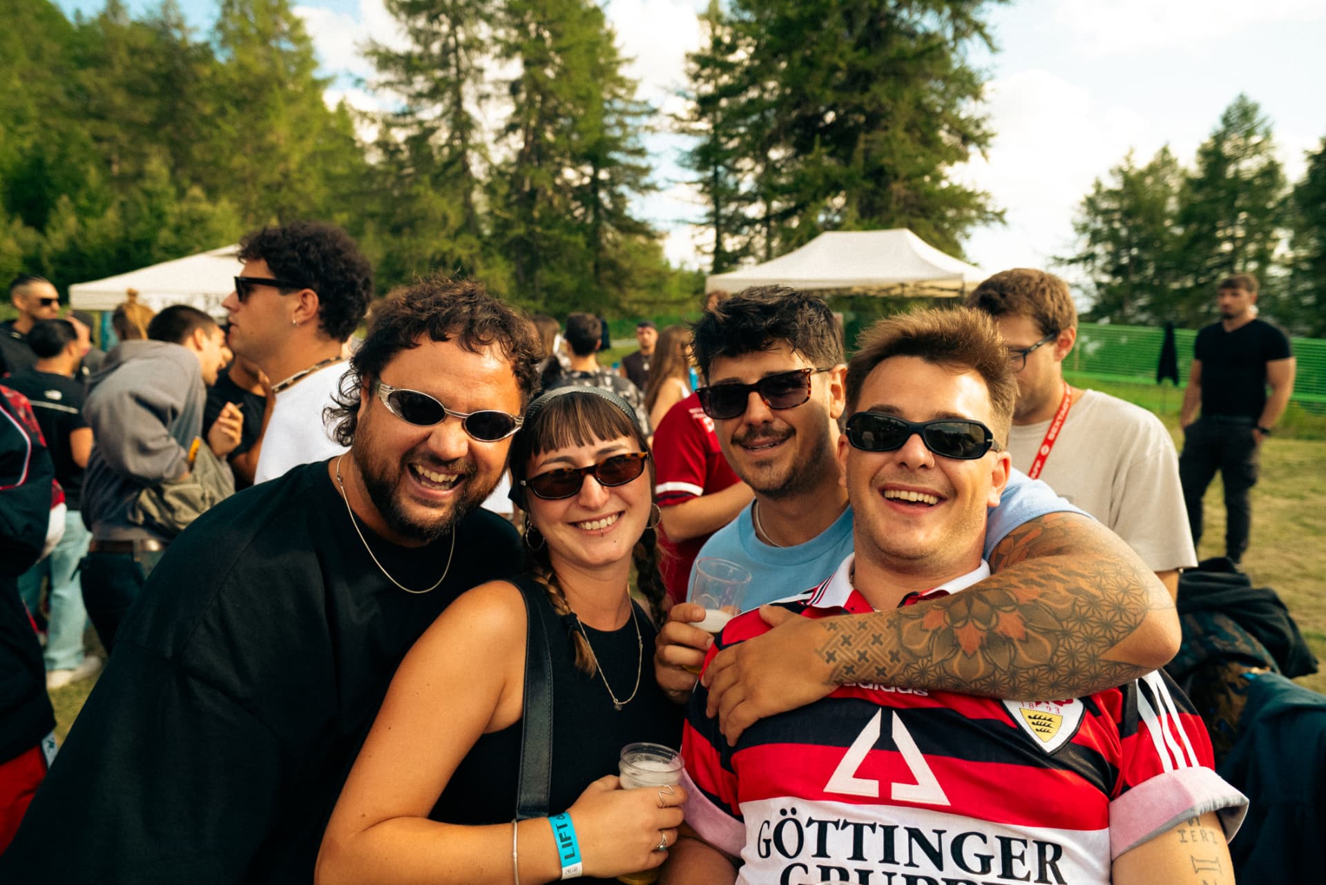 Peak Festival — gruppo sorridente
