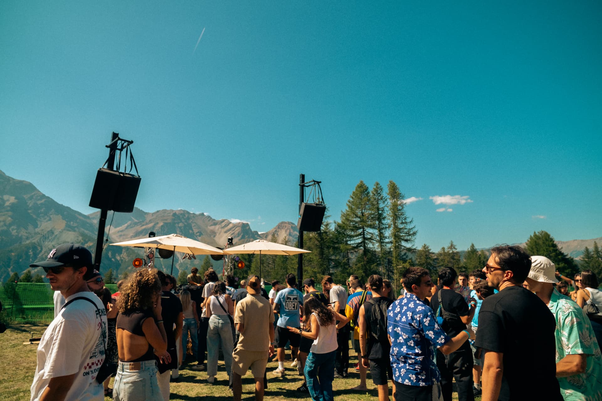 Peak Festival — energia diurna al Chaberton Stage
