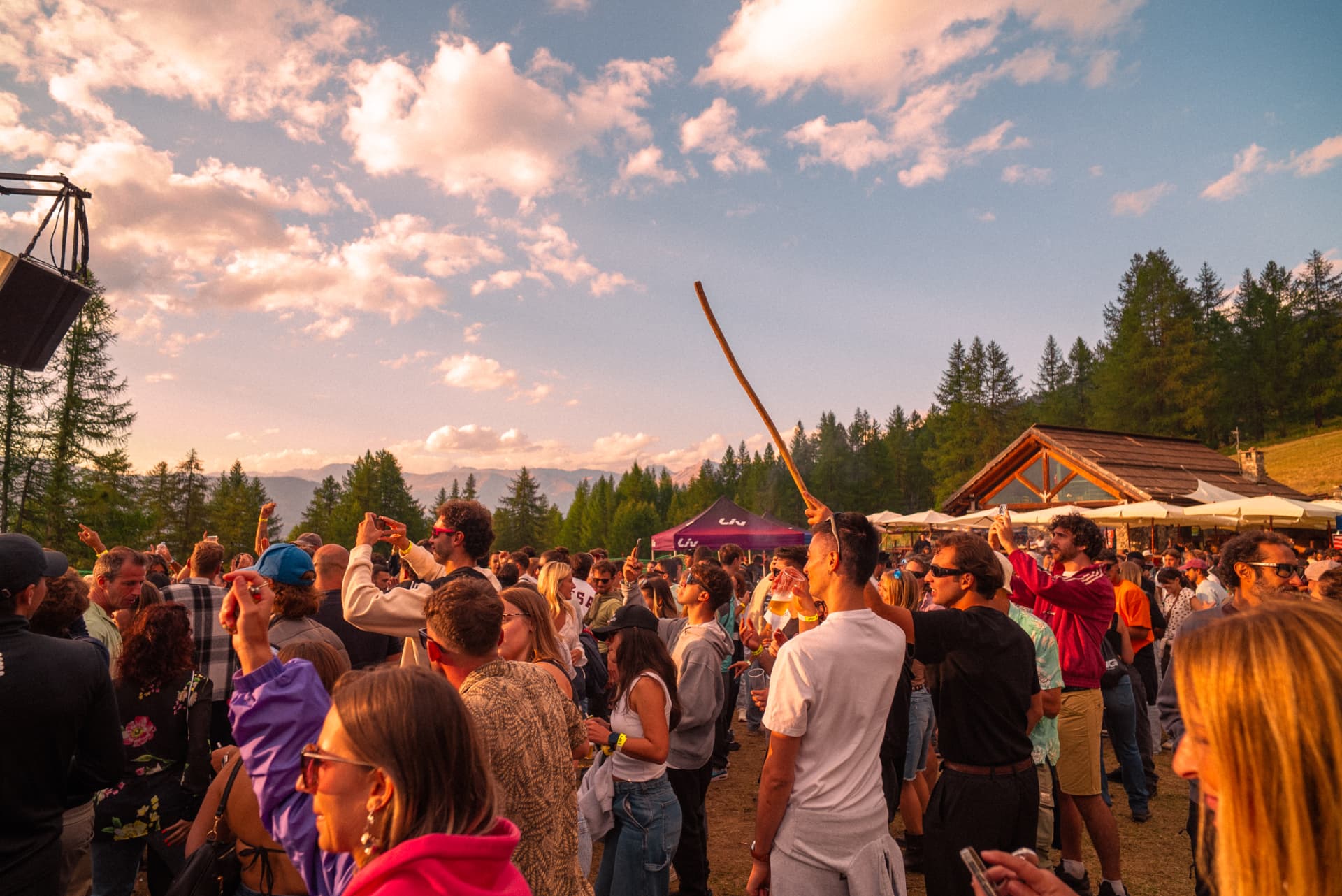 Peak Festival — pubblico al tramonto