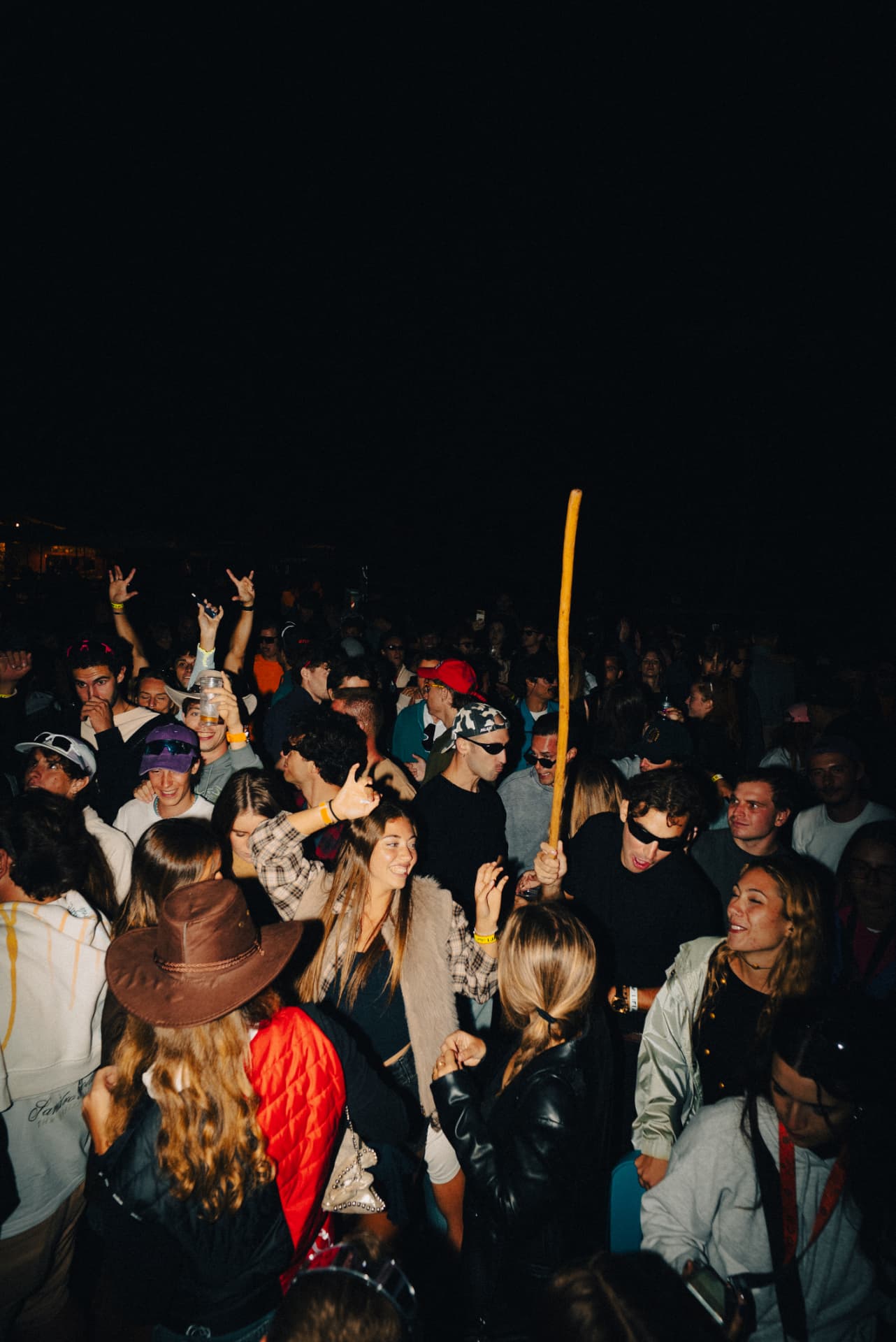 Peak Festival — la folla di notte