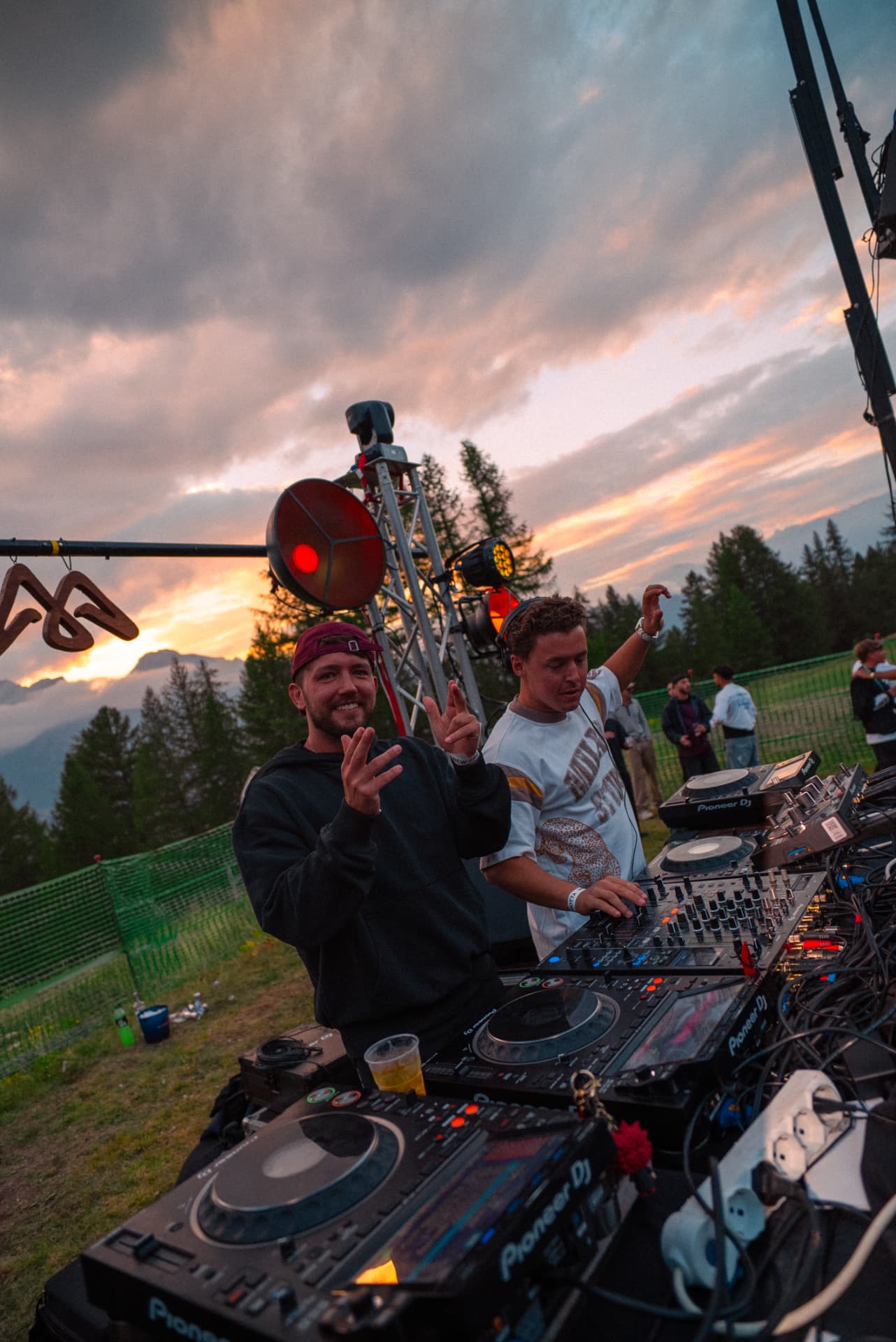 Peak Festival — B2B al tramonto